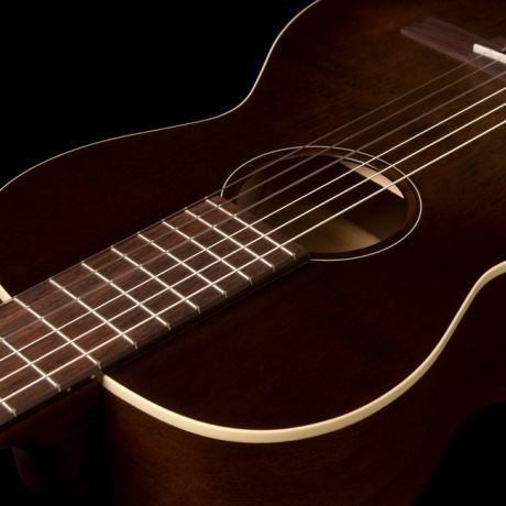 Art & Lutherie 046591 Roadhouse Bourbon Burst Nylon